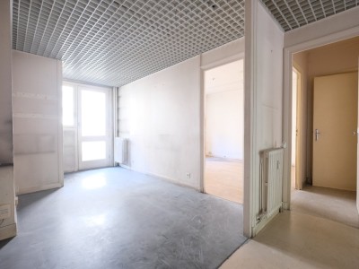 APPARTEMENT T3 A VENDRE - ST ETIENNE CENTRE VILLE - 78.3 m2 - 77000 €
