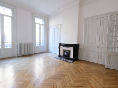APPARTEMENT T4 A LOUER - ST ETIENNE PREFECTURE - 139.49 m2 - 1020 € charges comprises par mois