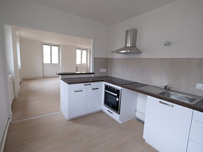 APPARTEMENT T3 A LOUER - ST ETIENNE CENTRE VILLE - 84.77 m2 - 740 &euro; charges comprises par mois