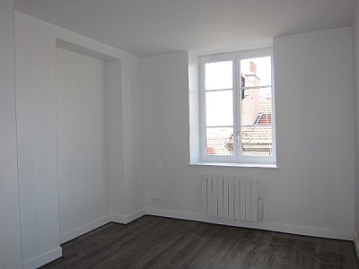 APPARTEMENT T2 A LOUER - ST ETIENNE CENTRE VILLE - 39 m2 - 420 &euro; charges comprises par mois
