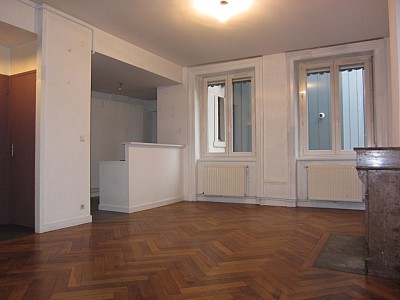 APPARTEMENT T2 A LOUER - ST ETIENNE CENTRE VILLE - 62.44 m2 - 465€ charges comprises par mois