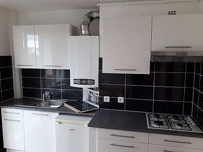 APPARTEMENT T1 A LOUER - ST ETIENNE ROND-POINT FAURIEL - 37 m2 - 365 &euro; charges comprises par mois