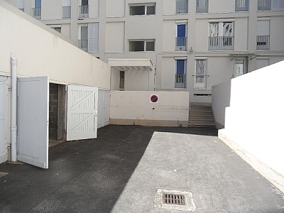 GARAGE A LOUER - ST ETIENNE FAURIEL - 70€ charges comprises par mois