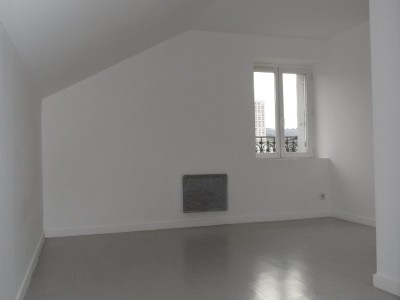 APPARTEMENT T2 A LOUER - ST ETIENNE FAURIEL - 33.38 m2 - 470�&euro; charges comprises par mois