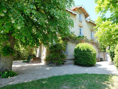 MAISON A VENDRE - AUREC SUR LOIRE - 275 m2 - 695000 €