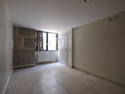 STUDIO A LOUER - ST ETIENNE CENTRE VILLE - 22.88 m2 - 295€ charges comprises par mois