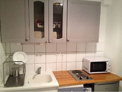 T1 SEMI MEUBLE A LOUER - ST ETIENNE FAURIEL - 26.83 m2 - 395€ charges comprises par mois