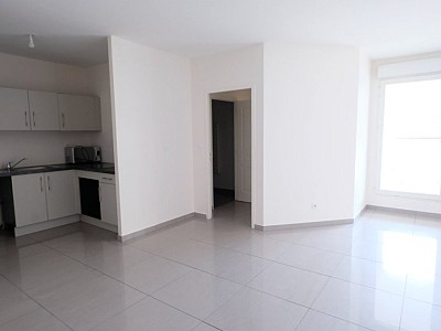 APPARTEMENT T2 A LOUER - ST ETIENNE FAURIEL - 59.78 m2 - 650�&euro; charges comprises par mois