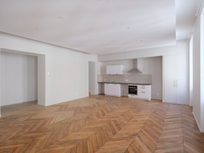 CENTRE VILLE A LOUER - ST ETIENNE CENTRE VILLE - 122.13 m2 - 995 € charges comprises par mois