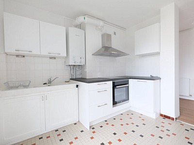 APPARTEMENT T2 A LOUER - ST ETIENNE FAURIEL - 47.2 m2 - 545€ charges comprises par mois