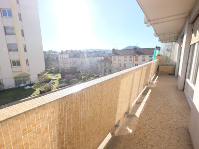 APPARTEMENT T2 A VENDRE - ST ETIENNE CENTRE VILLE - 50,12 m2 - 69000 €
