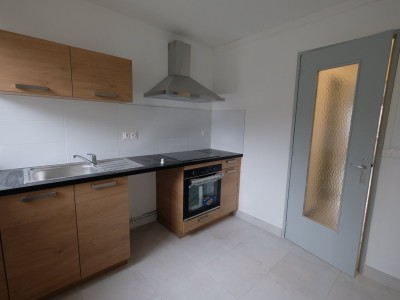 APPARTEMENT T5 A LOUER - ST ETIENNE FAURIEL - 97,83 m2 - 1030 € charges comprises par mois