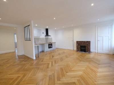 APPARTEMENT T4 A LOUER - ST ETIENNE CENTRE VILLE - 108.94 m2 - 1 040 € charges comprises par mois