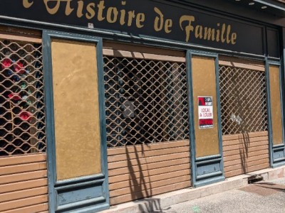 LOCAL COMMERCIAL A LOUER - ST ETIENNE CENTRE VILLE - 81.33 m2 - 1000€ HC par mois