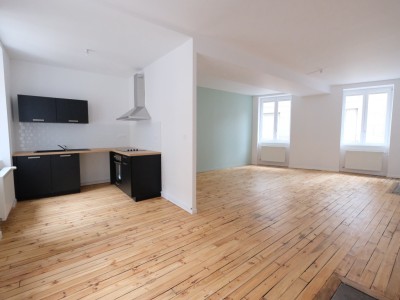 APPARTEMENT T3 A LOUER - ST ETIENNE CENTRE VILLE - 80.58 m2 - 760 &euro; charges comprises par mois