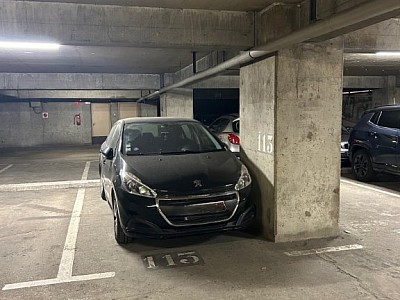 PARKING EXTERIEUR A LOUER - ST ETIENNE CENTRE VILLE - 98 &euro; charges comprises par mois