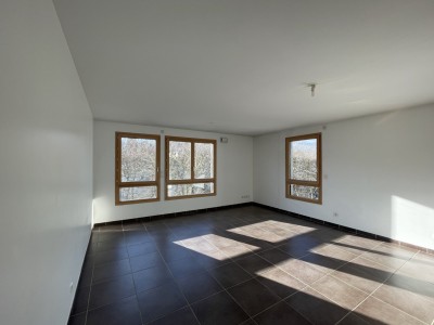 APPARTEMENT T3 A LOUER - ST ETIENNE FAURIEL - 75.34 m2 - 830€ charges comprises par mois