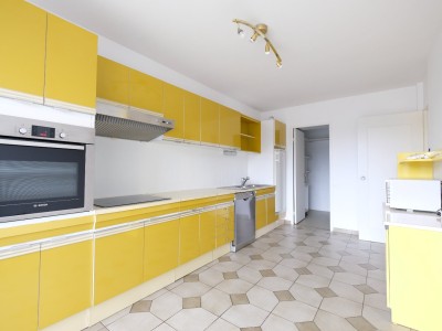 APPARTEMENT T3 A LOUER - ST ETIENNE BERGSON - 86.75 m2 - 860�&euro; charges comprises par mois