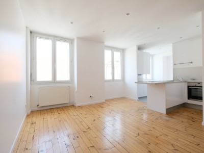 APPARTEMENT T3 A VENDRE - ST ETIENNE CENTRE VILLE - 61 m2 - 105000€