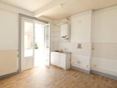 APPARTEMENT T1 A VENDRE - ST ETIENNE BADOUILLRE - 31.93 m2 - 39000€