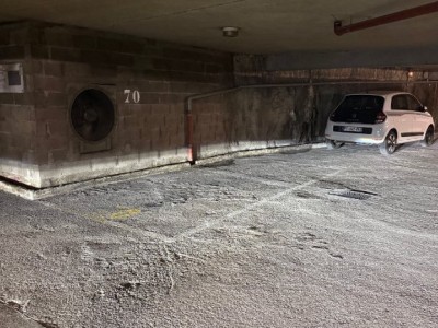 PARKING A LOUER - ST ETIENNE CENTRE VILLE - 108 € charges comprises par mois