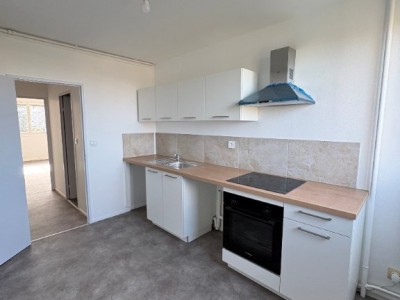 APPARTEMENT T3 A LOUER - ST ETIENNE FAURIEL - 67.79 m2 - 610�&euro; charges comprises par mois