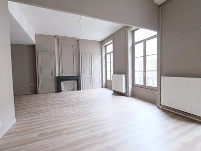 APPARTEMENT T4 A VENDRE - ST ETIENNE CENTRE VILLE - 99.05 m2 - 125�000�&euro;