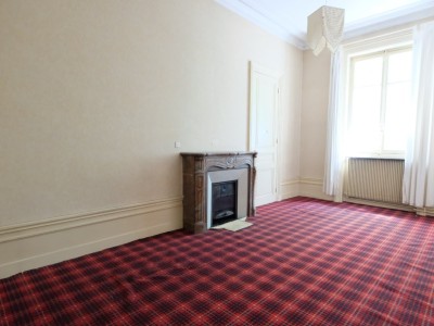 APPARTEMENT T5 A VENDRE - ST ETIENNE BADOUILLÈRE - 155.07 m2 - 89 000 &euro;