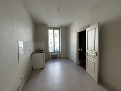APPARTEMENT T1 A LOUER - ST ETIENNE CARNOT - 29.42 m2 - 345 &euro; charges comprises par mois