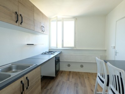 APPARTEMENT T4 A VENDRE - ST ETIENNE LA MÉTARE - 73.86 m2 - 62 000 &euro;