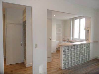 APPARTEMENT T2 A LOUER - ST ETIENNE CENTRE VILLE - 49.11 m2 - 485 &euro; charges comprises par mois