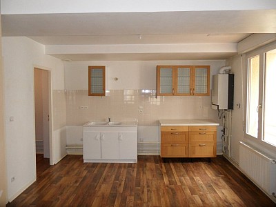 APPARTEMENT T3 A LOUER - ST ETIENNE CENTRE VILLE - 65.05 m2 - 495€ charges comprises par mois