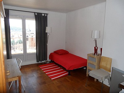 STUDIO A LOUER - ST ETIENNE LYCEE CLAUDE FAURIEL - 15.9 m2 - 345�&euro; charges comprises par mois