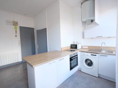 APPARTEMENT T1 A LOUER - ST ETIENNE CENTRE VILLE - 29.6 m2 - 395 &euro; charges comprises par mois