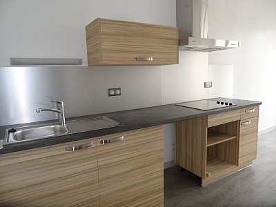 APPARTEMENT T2 A LOUER - ST ETIENNE CENTRE VILLE - 48.28 m2 - 480€ charges comprises par mois