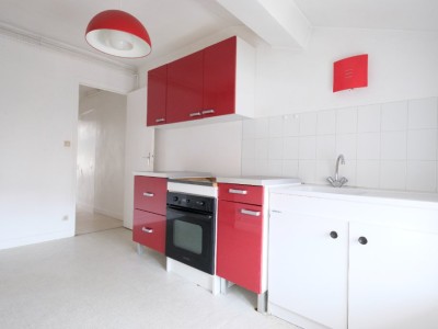 APPARTEMENT T2 A LOUER - ST ETIENNE PLACE HOTEL DE VILLE - 45.4 m2 - 370�&euro; charges comprises par mois