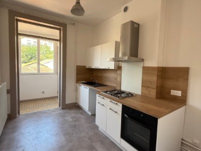 APPARTEMENT T2 A LOUER - ST ETIENNE FACULTE / CENTRE DEUX - 63.58 m2 - 470€ charges comprises par mois