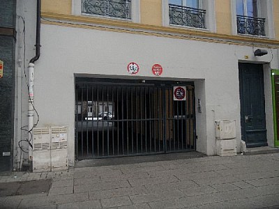 PARKING EXTERIEUR A LOUER - ST ETIENNE PREFECTURE - 55 € charges comprises par mois