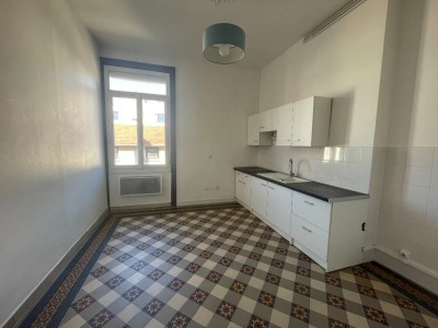 APPARTEMENT T1 A LOUER - ST ETIENNE FAURIEL - 41 m2 - 400 € charges comprises par mois