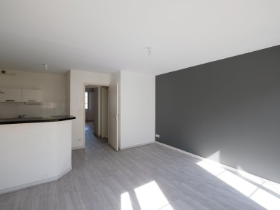 APPARTEMENT T3 A LOUER - ST ETIENNE CENTRE VILLE - 50.93 m2 - 560€ charges comprises par mois