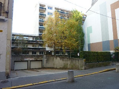 GARAGE A LOUER - ST ETIENNE CENTRE VILLE - 105 € charges comprises par mois