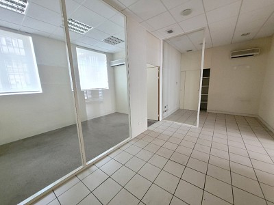 LOCAL COMMERCIAL A LOUER - ST ETIENNE BADOUILLRE - 186 m2 - 900 € HC par mois