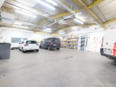 ENTREPOT A VENDRE - LA RICAMARIE - 248 m2 - RÉALISÉ
