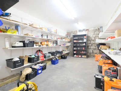 ENTREPOT A VENDRE - LA RICAMARIE - 248 m2 - RÉALISÉ
