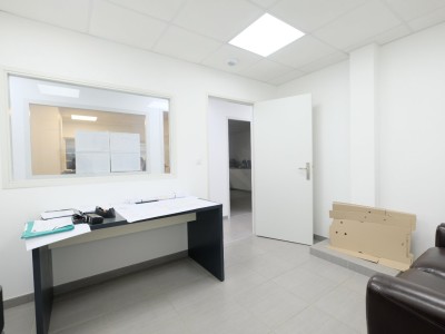 ENTREPOT A VENDRE - LA RICAMARIE - 248 m2 - RÉALISÉ