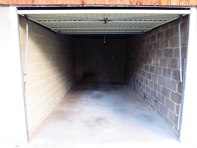 GARAGE A LOUER - ST ETIENNE CENTRE VILLE - 98 &euro; charges comprises par mois