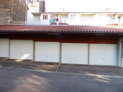 GARAGE A LOUER - ST ETIENNE CENTRE VILLE - 110€ charges comprises par mois