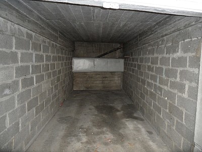 GARAGE A LOUER - ST ETIENNE FAURIEL - 70 € charges comprises par mois