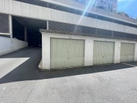 GARAGE A LOUER - ST ETIENNE FAURIEL - 90 &euro; charges comprises par mois