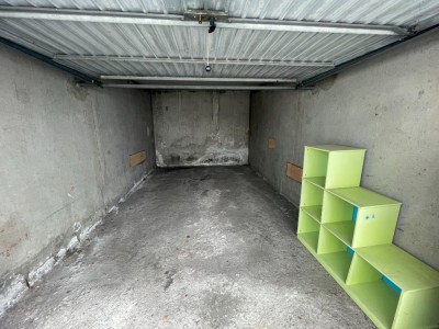 GARAGE A LOUER - ST ETIENNE FAURIEL - 95 € charges comprises par mois